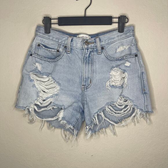 Abercrombie & Fitch Curve Love Mid Rise Boyfriend Short Denim Cutoff - Size 26/2 - Picture 2 of 6